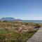 Designer Beachfront Apartment in Big Bay with swimming pool- 2 bedroom, 1 Azure - 开普敦