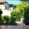 Villa mitoyenne avec piscine, parking, climatisation et proche mer, idéale pour 4 personnes - FR-1-607-89