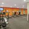 La Quinta Inn & Suites by Wyndham Detroit Metro Airport