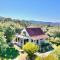 Renas Sweet Holiday Home near Roda by DadoVillas