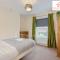 Centrally Tucked Away Private 4bed - Free parking! By Hinkley Homes Short Lets & Serviced Accommodation