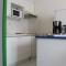 Maison de Vacances à St-Georges-dOléron - 6 Couchages, Proche Plage, Terrasse, Parking, Ménage Inclus - FR-1-246A-69