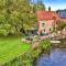 Finest Retreats - Islip Mill House - Beautiful Riverside Home - Islip