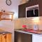 Studio cosy à Risoul 1850 - 4 couchages, pied des pistes, parking, balcon - FR-1-330-543