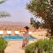 Hotel Kasbah Ennakhile - Authentic Stay in Nkob