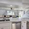 Central Bakersfield Townhome with Private Patio