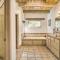 Las Cruces Home La Casa Blanca with Courtyard