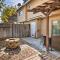 Comfy Bakersfield Townhome - Fire Pit and Patio - Bakersfield