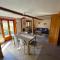 "CHALET LES ARAVIS" chalet et Appartements