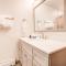 Racer's Edge Townhome - Cool Frisco Getaway - Frisco