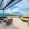 Peninsula 46 - Upscale 2bdr with Jacuzzi - Beach - Fast wifi - Gym