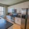 Designer Downtown Condo Suite - Splendid View - دي موين