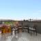 2BR 2BA The Ballard Modish, Seattle Location with rooftop view