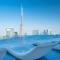 Infinity Pool & Burj Khalifa View l Luxe Paramount - 迪拜