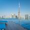 Infinity Pool & Burj Khalifa View l Luxe Paramount - 迪拜
