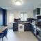 HU-Nine Dock House - Sleeps 4