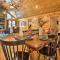 Broken Bow Cabin with Hot Tub about 6 Mi to Lake!