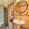 Broken Bow Cabin with Hot Tub about 6 Mi to Lake!