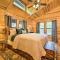 Broken Bow Cabin with Hot Tub about 6 Mi to Lake!
