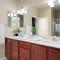 High End Midtown Home With Fireplace And Ensuite Baths