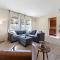 High End Midtown Home With Fireplace And Ensuite Baths - رينو