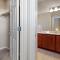 High End Midtown Home With Fireplace And Ensuite Baths - رينو