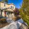 High End Midtown Home With Fireplace And Ensuite Baths - رينو
