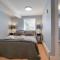 2BR Apt w/ 3 min Walk to downtown SWH - [Low Tide]