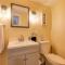 2BR Apt w/ 3 min Walk to downtown SWH - [Low Tide]