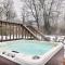 Walk to Arrowhead Lake Cabin with Private Hot Tub! - Pocono Lake