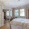 Superb 5 bedroom Villa 16 mins from City Centre