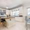 Superb 5 bedroom Villa 16 mins from City Centre