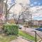 Ideally Located DC Home with Pool Table and Patio - Вашингтон