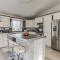 Cheerful 4 bedroom home with inground heated pool - Prévost