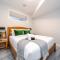 NEW, Mountain Chic Suite, Whyte Avenue, Netflix, WiFi, Sleeps 6