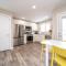 NEW, Euro-Style Suite, Whyte Avenue, AC, Netflix, Sleeps 6!