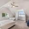 Runyan Lake House / 4 Private Suites - Sleeps 13