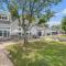 Runyan Lake House / 4 Private Suites - Sleeps 13