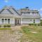 Runyan Lake House / 4 Private Suites - Sleeps 13 - Fenton