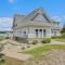 Runyan Lake House / 4 Private Suites - Sleeps 13