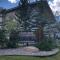 Rustic 2 BR Mountain View-walk to resort