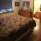 Rustic 2 BR Mountain View-walk to resort