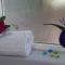 MaeStorm Gardens Relax:Reload:Refresh Private room in nature lodge - East London