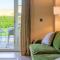 Lily Cottage by Big Skies Cottages