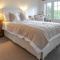 Lily Cottage by Big Skies Cottages
