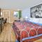 Super 8 by Wyndham Victoria - South - Hwy 59