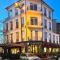Amos Hotel