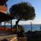 Papadatos Apts With Amazing View - 5mins from the beach