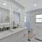 Paradise By The River-Hottub/Pool-Near Beaches - برادنتون