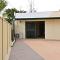 Spacious studio in AliceSprings QueenBed+KSAirbed